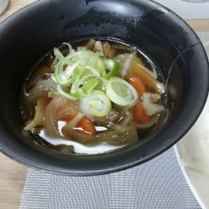 にんじんたまねぎも加えてみました！麺つゆでつけうどん、とっても美味しかったです！！